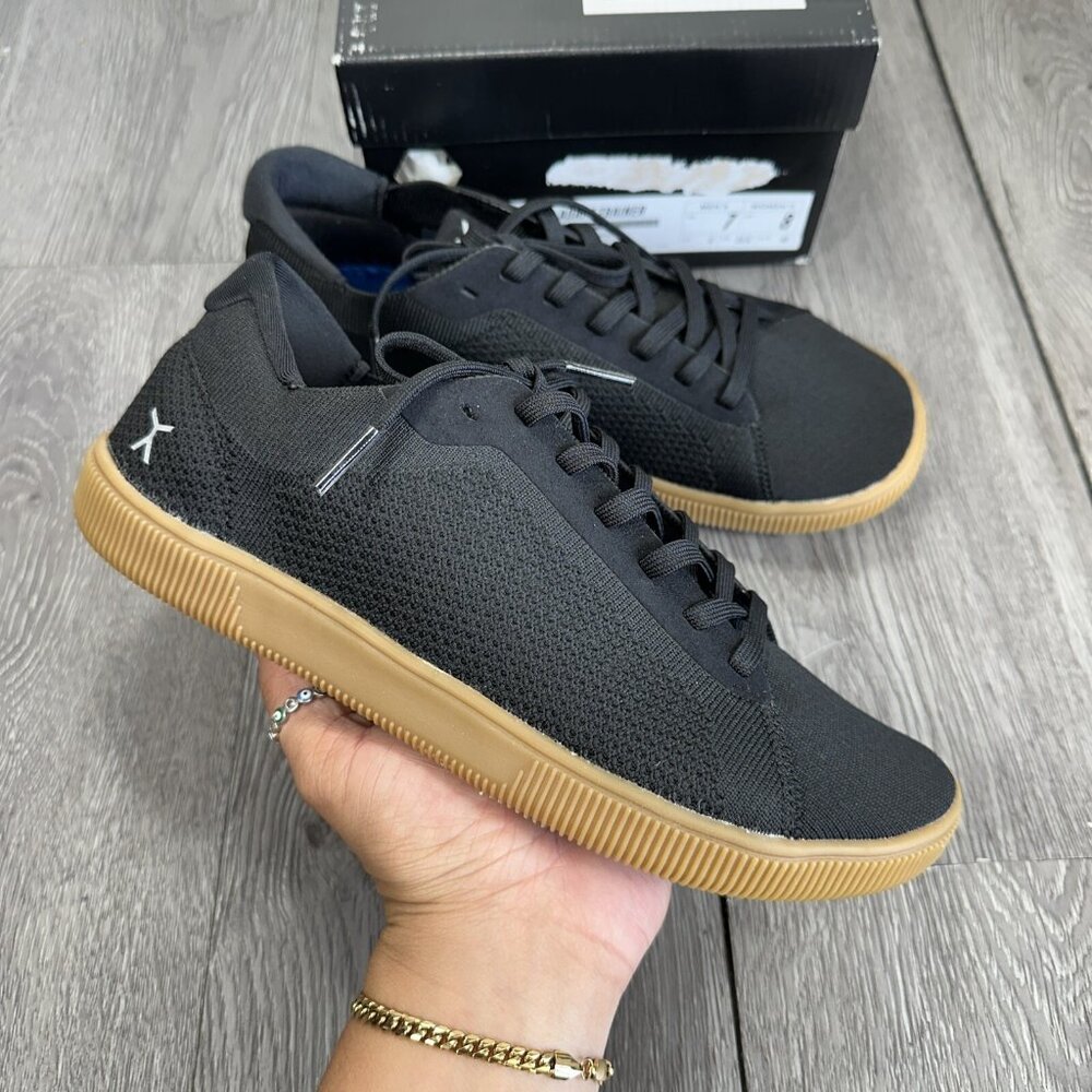 Flux Footwear Adapt Trainer US Men’s Sz 5 Women 6 Black with Gum Outsole Shoe